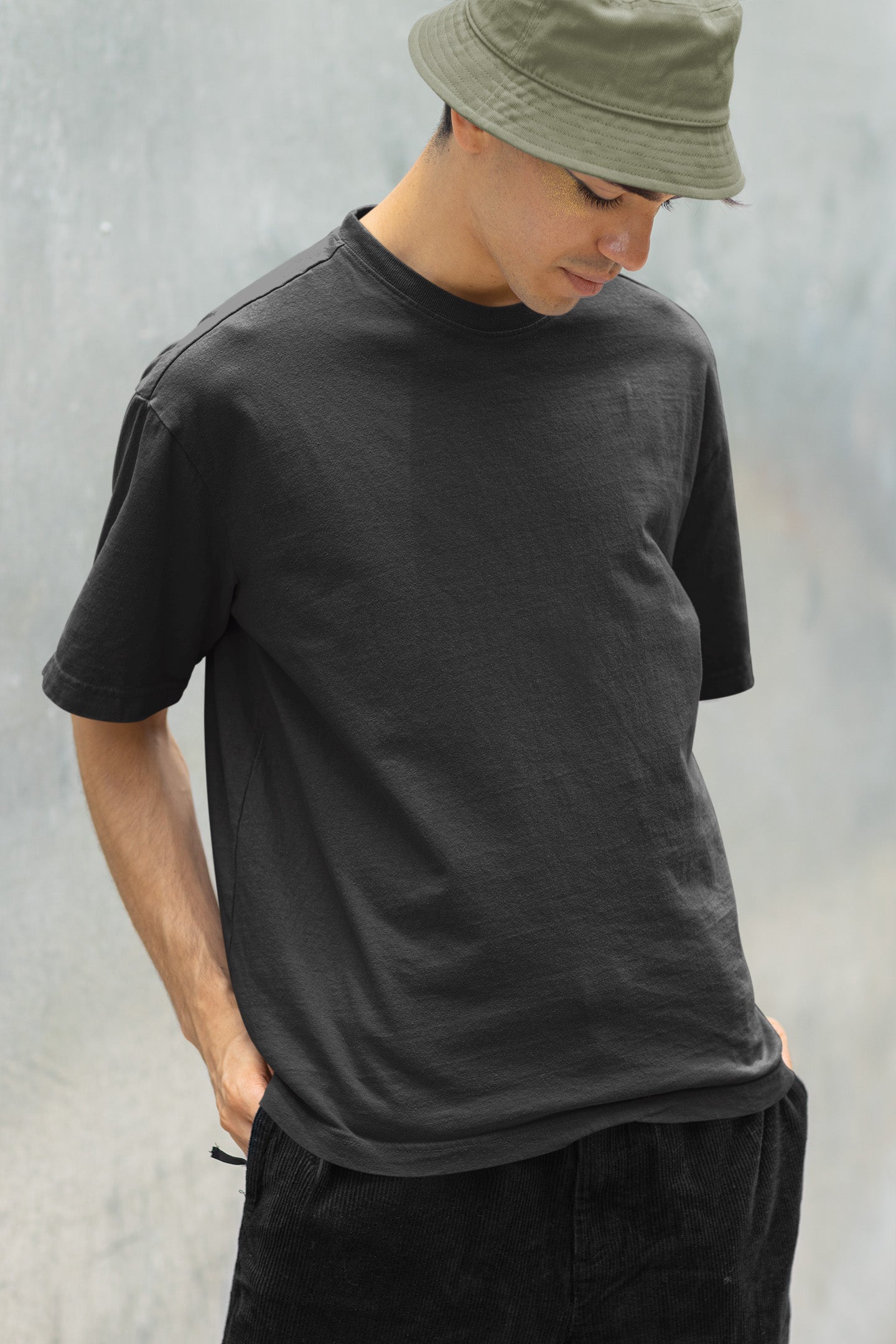 Men’s Oversized T-Shirt – Black image 3