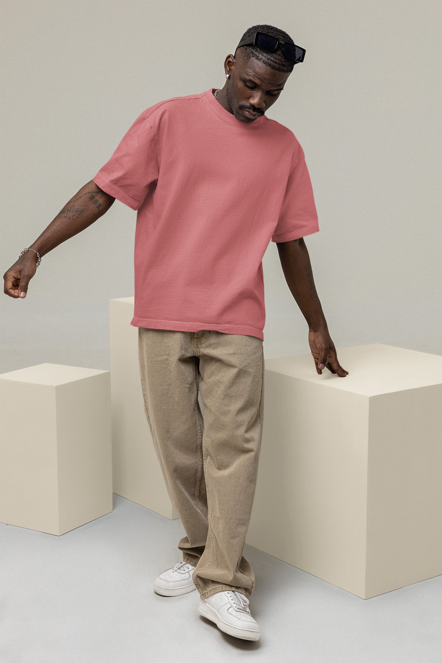 Men’s Oversized T-Shirt – Dusty Rose image 2