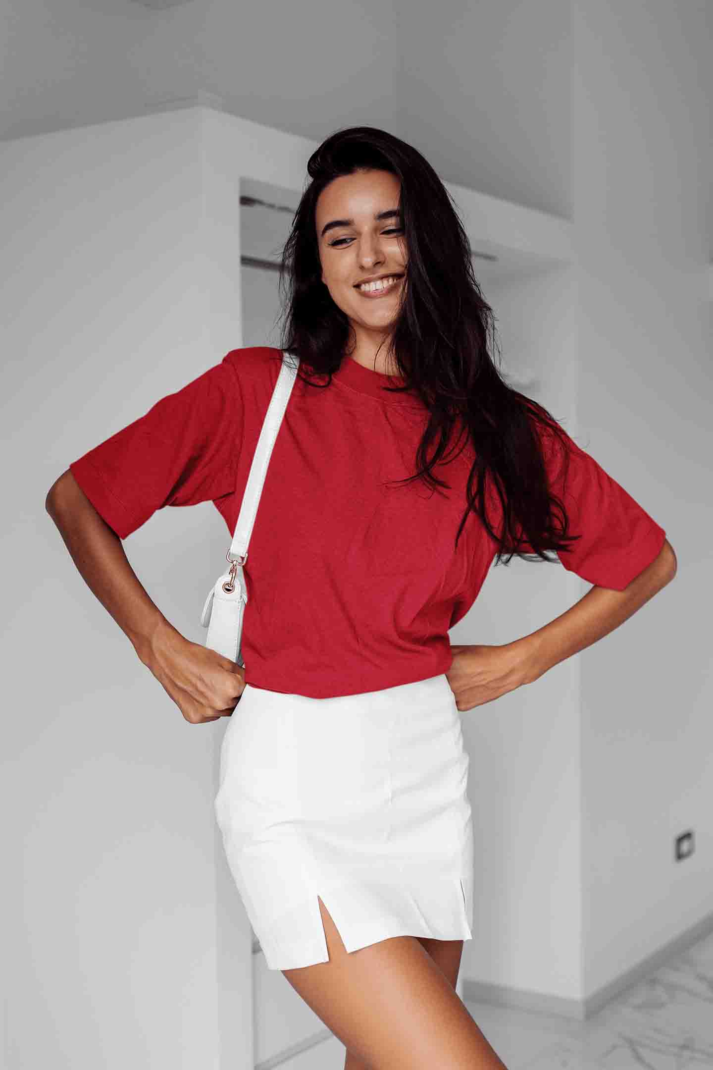 Women’s Oversized T-Shirt – Red image 5