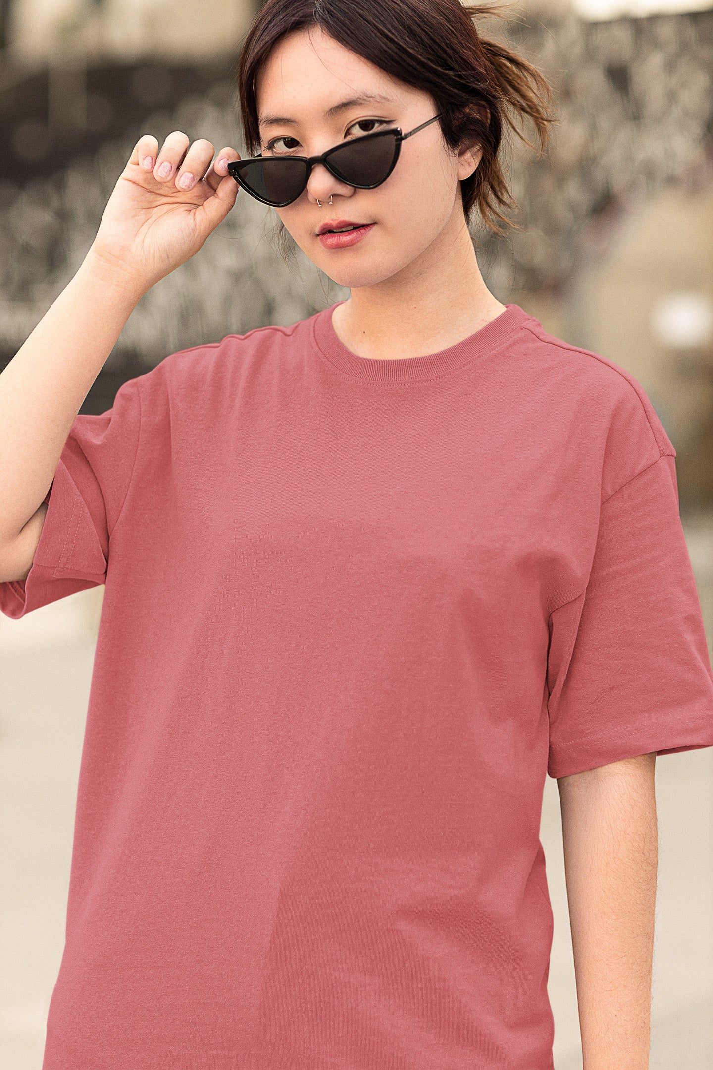 Women’s Oversized T-Shirt – Dusty Rose image 4